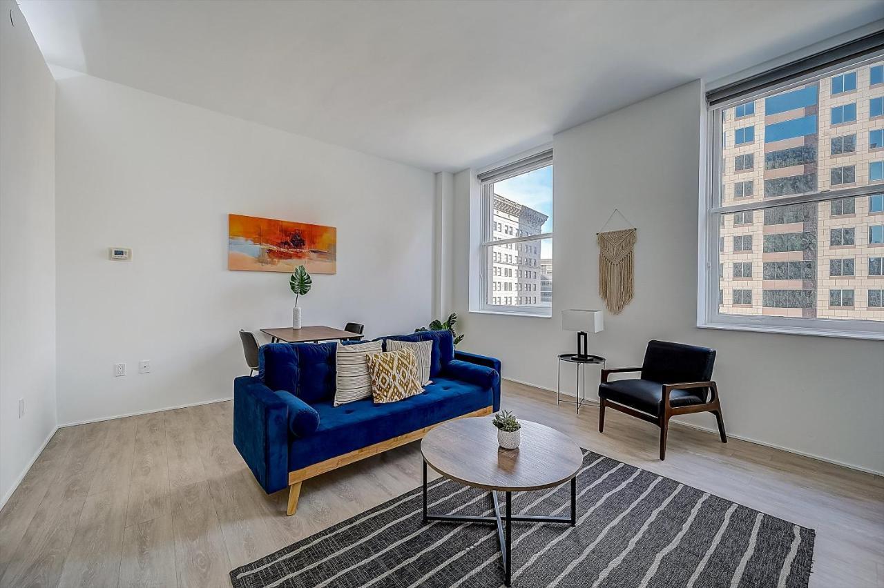 Апартаменты Frontdesk Lofts At 629 Euclid Downtown Кливленд Номер фото